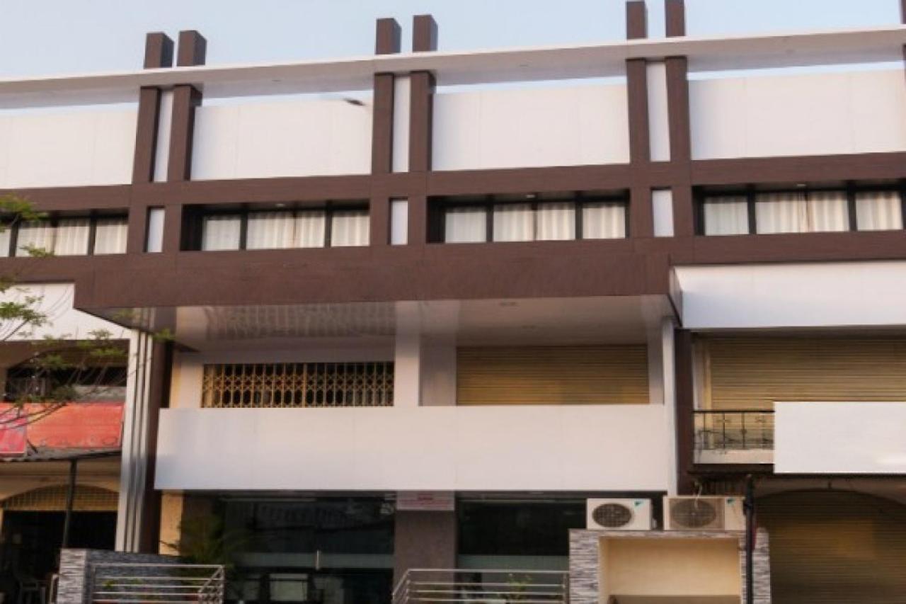 1 Bedroom Guest House In Jashoda Nagar, Ahmedabad Ахмедабад Экстерьер фото